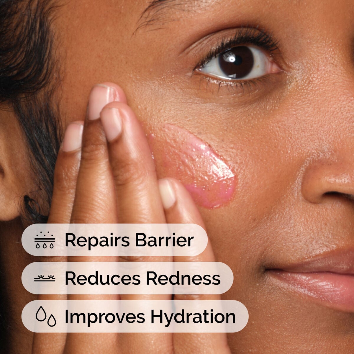soothing-and-barrier-support-serum-set-l5 ord-soothing-barrier-support-serum-model-application-with-benefits.jpg